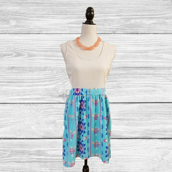 AKIRA Dresses & Skirts - ! Akira Chicago Red Label Side Cut Out Dress